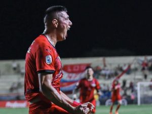 Óscar Cardozo: salario y costes de fichaje