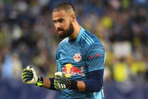 Carlos Coronel: salario y costos de transferencia