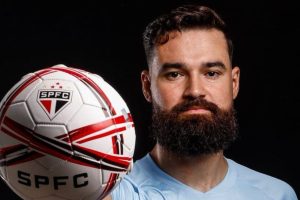 Carlos Coronel: salario y costos de transferencia